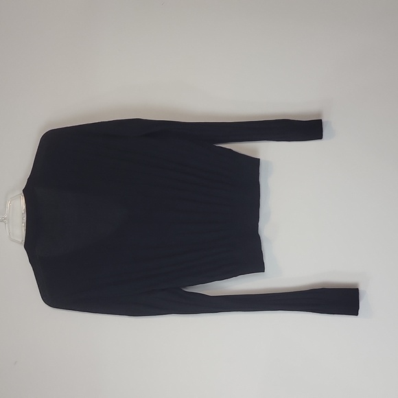 EXPRESS x OLIVIA CULPO Collab Black V-neck Ribbed Lightweight Sweater - Picture 8 of 13